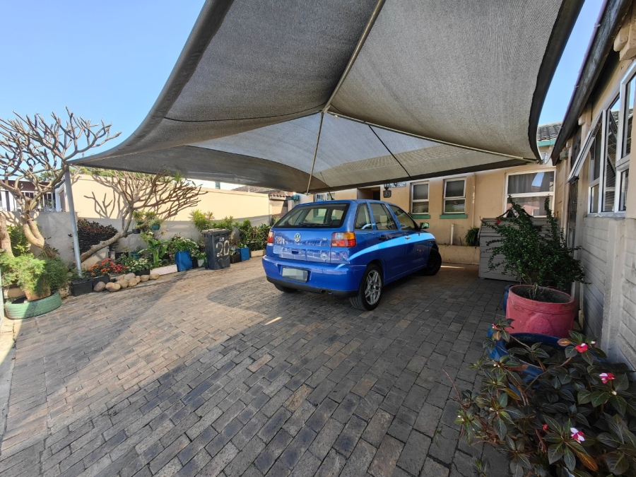 5 Bedroom Property for Sale in Beacon Valley Western Cape